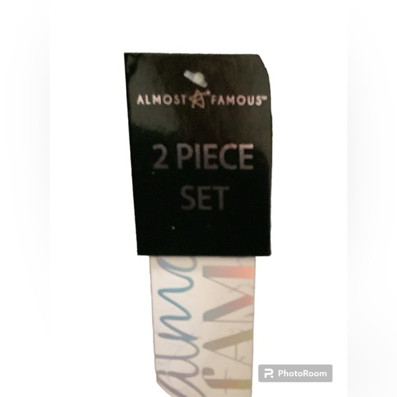 Almost Famous Size:Medium - Picture 3 of 5